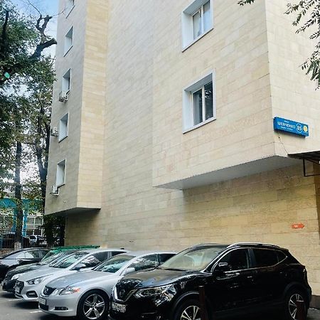 Уютная Квартира В Самом Сердце Алматы อัลมาตี ภายนอก รูปภาพ