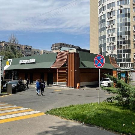 Уютная Квартира В Самом Сердце Алматы อัลมาตี ภายนอก รูปภาพ